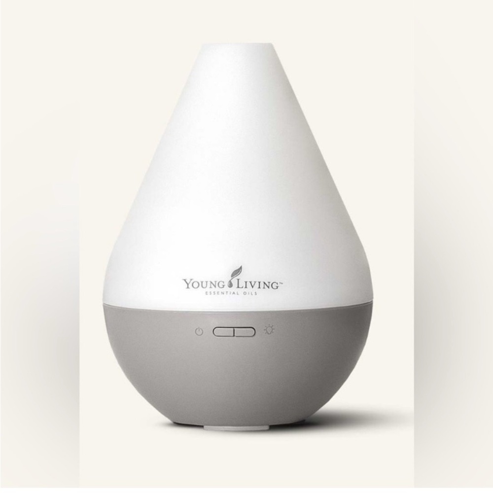 Young Living Dewdrop Diffuser for Essential Oils NIB!